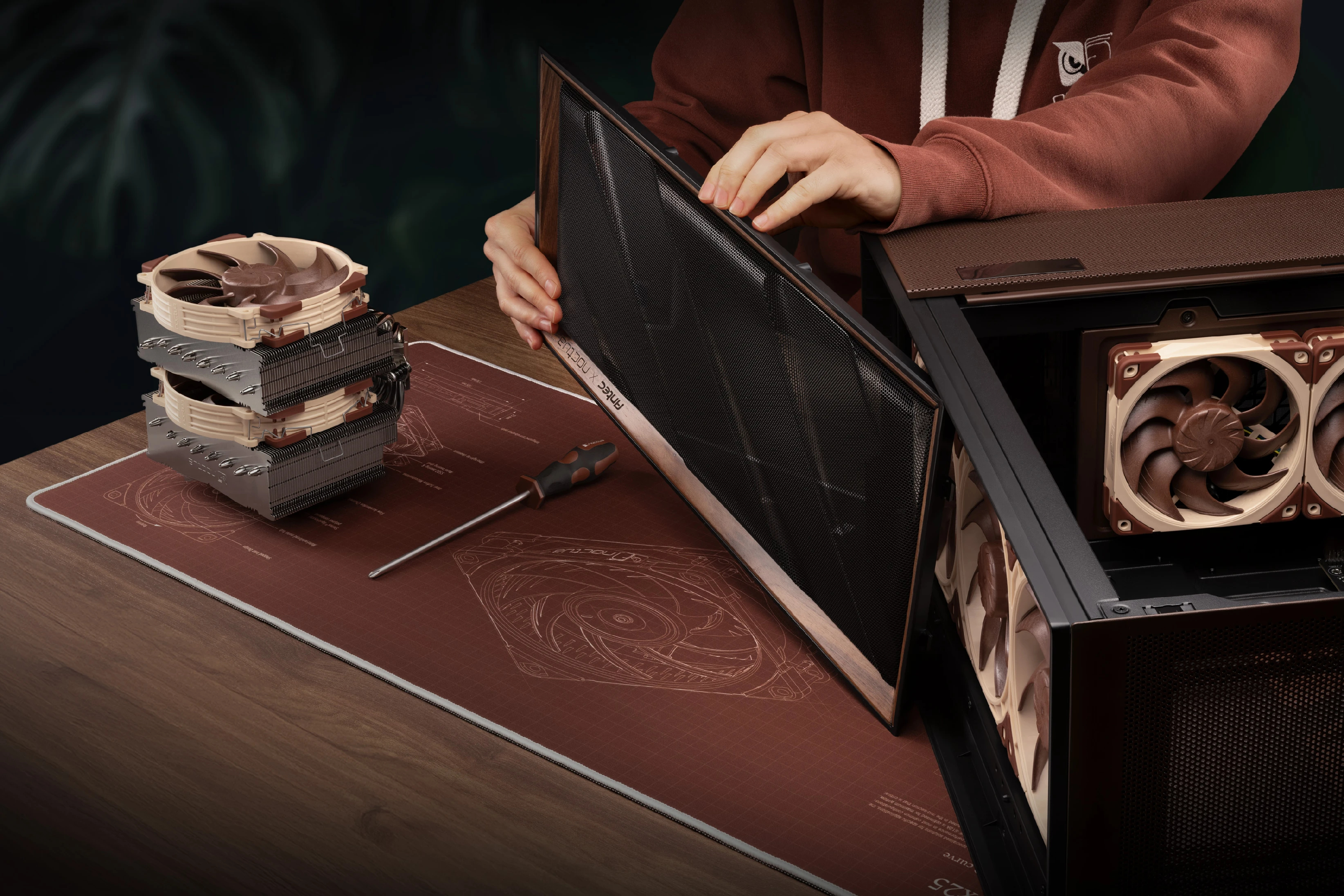 Noctua кутия Case E-ATX - Antec Flux Pro Noctua Edition
