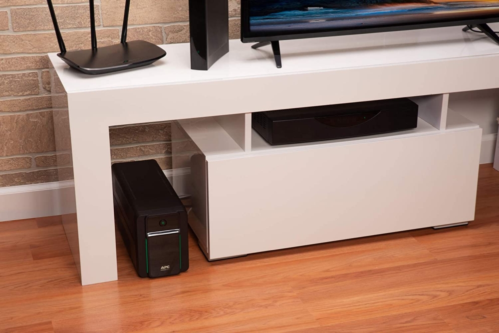 APC Easy UPS 900VA