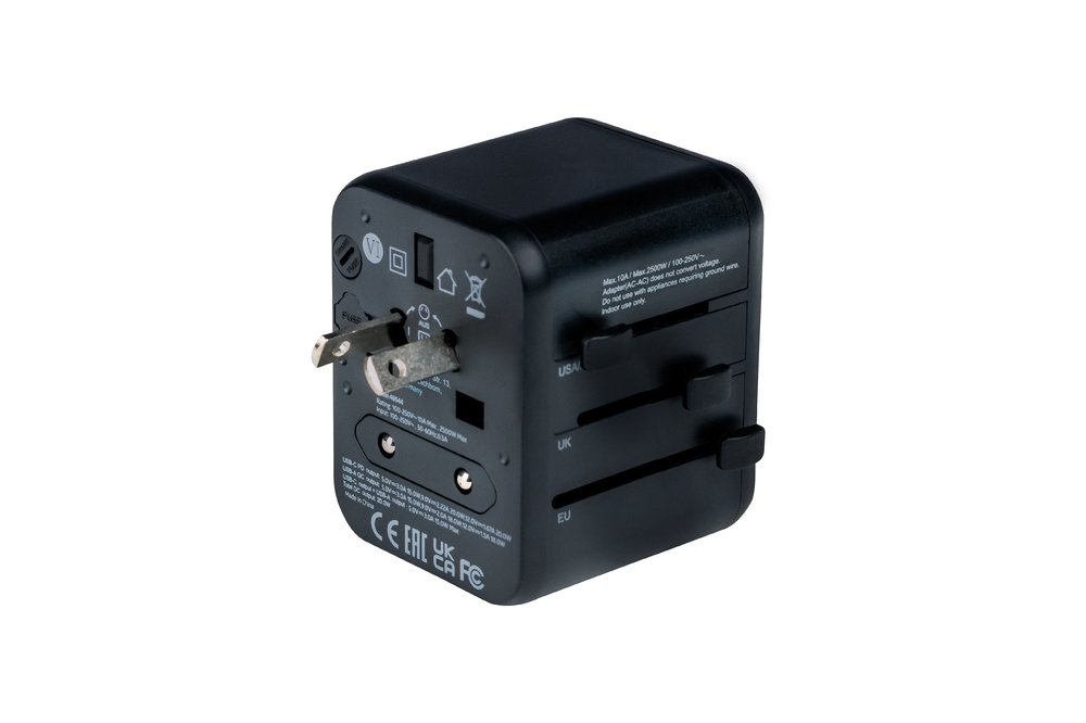Verbatim UTA-02 Universal Travel Adapter with 1 x USB-C PD 20W / 1 x USB-A QC 3.0