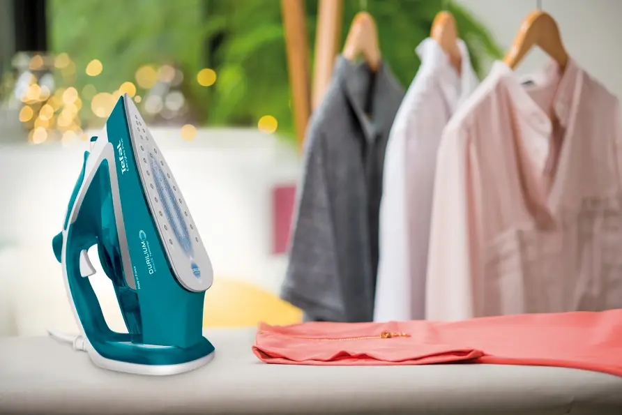 Tefal FV5737E0 Steam Irons Easygliss Plus