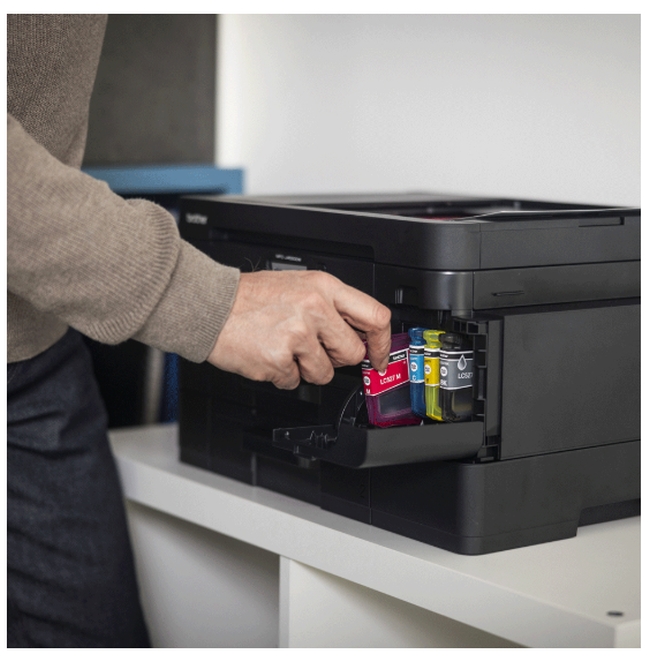 Brother LC527XLM Magenta Ink Cartridge for MFCJ5010DW/MFCJ5110DW - 2000 page yield